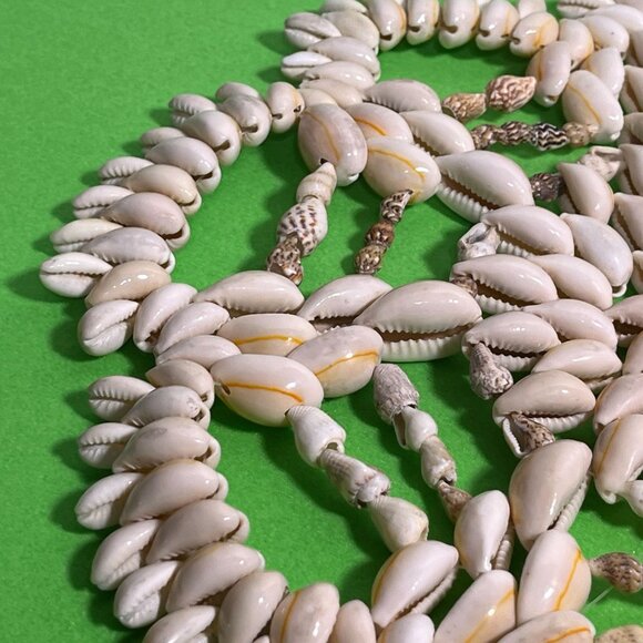 Vintage Natural Cowrie Shell Boho Trivet 8.5 inch - Picture 4 of 9